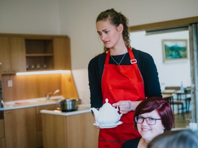 Kuchař - číšník (65-51-H/01)