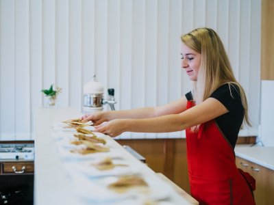 Stravovací a ubytovací služby (65-51-E/01)