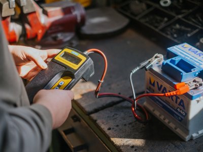 Automechanik (23-68-H/01)