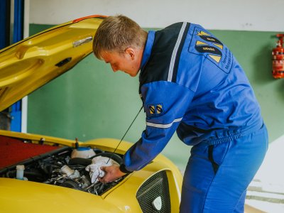 Automechanik (23-68-H/01)