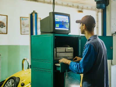 Automechanik (23-68-H/01)