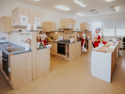 Kuchař - číšník (65-51-H/01)