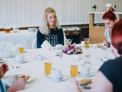 Stravovací a ubytovací služby (65-51-E/01)