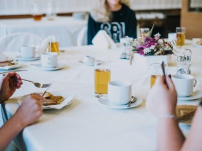 Stravovací a ubytovací služby (65-51-E/01)