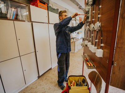 Elektrikář - silnoproud (26-51-H/02)