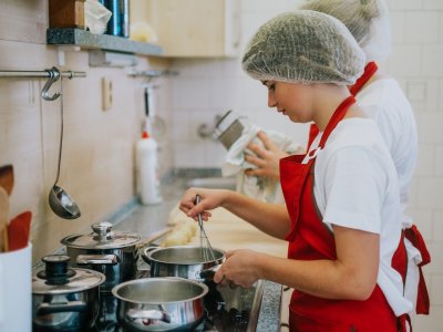 Kuchař - číšník (65-51-H/01)