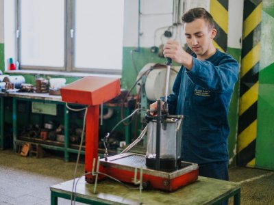 Opravář zemědělských strojů (41-55-H/01)